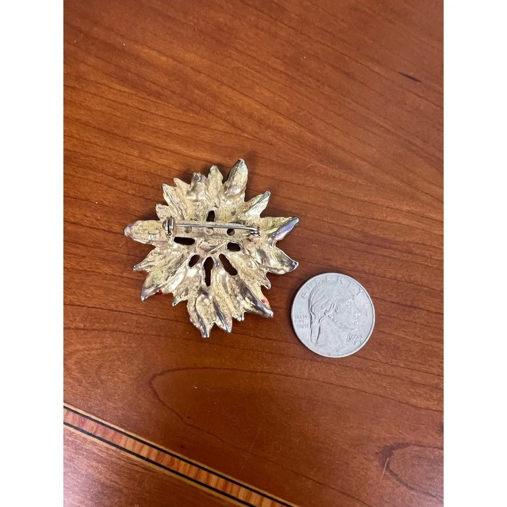 Vintage Christmas Poinsettia Brooch Red Green Enamel Gold Tone Holiday Pin